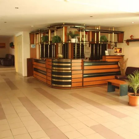 Metropol Hotel Mamaja